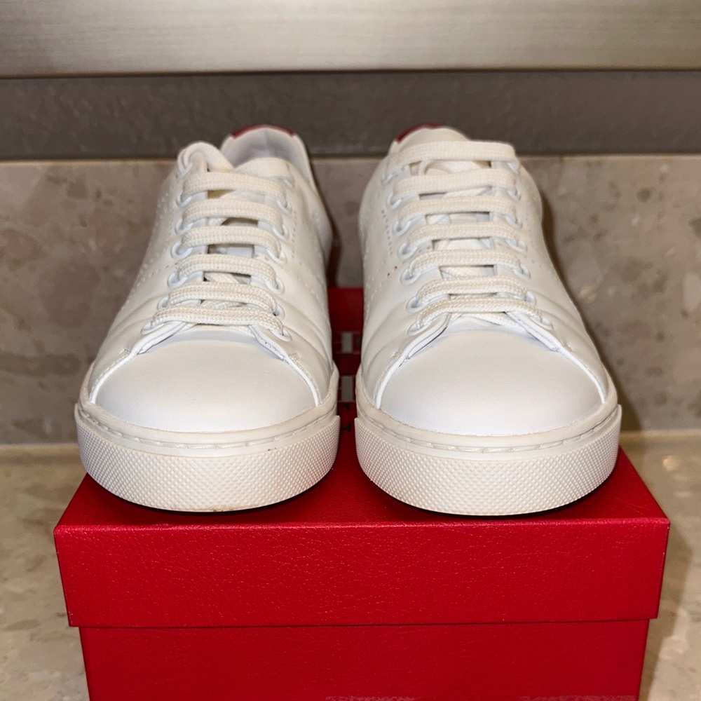 Carolina Herrera White Low-Top Sneakers with Red Heel Detail - Picture 3 of 15